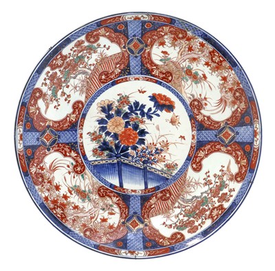 Lot 149 - A Japanese Imari Porcelain Dish, Meiji period,...