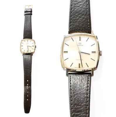 Lot 293 - A Stainless Steel Centre Seconds Wristwatch,...