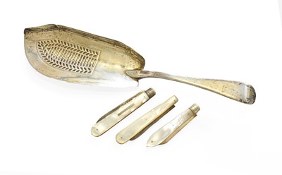 Lot 511 - Silver Fish Slice, three silver bladed Mother...