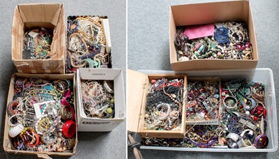 Lot 355 - A Large Quantity of Costume Jewellery,...