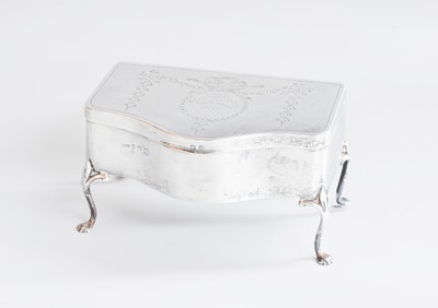 Lot 11 - A George V Silver Jewellery-Box, Maker's Mark...