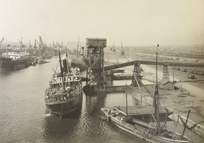 Lot 91 - Shipping. A very good collection of Shipping...