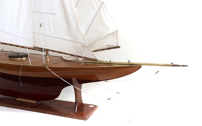 Lot 642 - A Fine Pond Yacht