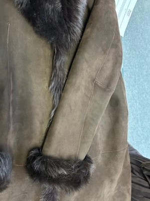 Lot 1008 - Celtic Sheepskin Dark Brown Shearling Full...