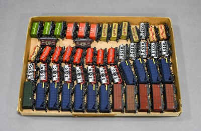 Lot 3373 - N Gauge A Collection Of Assorted Wagons