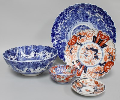 Lot 151 - A Japanese Imari Porcelain Saucer, Edo period,...