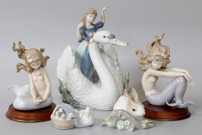 Lot 140 - A Lladro Figure of a Girl with a Swan, no 5705,...