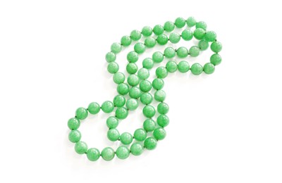 Lot 124A - An Aventurine Quartz Bead Necklace, length...