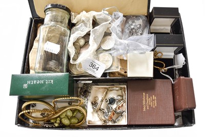 Lot 364 - A Small Quantity of Jewellery, including; a 9...