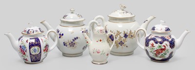 Lot 96 - A Worcester Porcelain Teapot and Cover, circa...