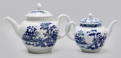 Lot 189 - A Worcester Porcelain Teapot and Cover, circa...