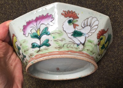 Lot 146 - A Chinese Porcelain Teapot Stand, Qianlong,...