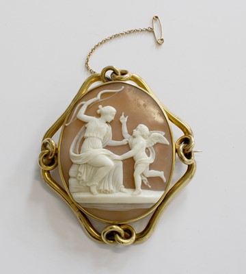 Lot 219 - A Cameo Brooch, the oval shell cameo in a...