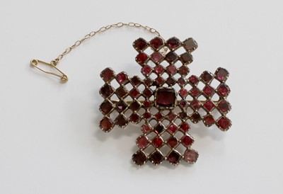 Lot 260 - A Garnet Brooch, of Maltese cross form, the...