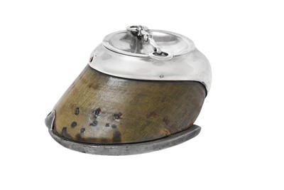 Lot 2369 - An Edward VII or George V Silver-Mounted Hoof Ashtray and Cigarette-Box