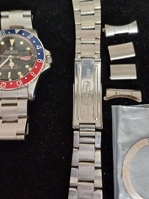 Lot 2140 - Rolex: A Good Stainless Steel Automatic...