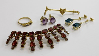 Lot 289 - A Small Quantity of Jewellery, comprising of a...