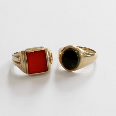 Lot 205 - A 9 Carat Gold Bloodstone Signet Ring, finger...