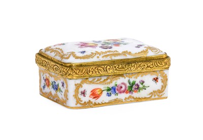 Lot 94 - A Meissen Porcelain Trinket Box With Gilt...