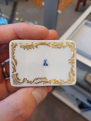 Lot 94 - A Meissen Porcelain Trinket Box With Gilt...