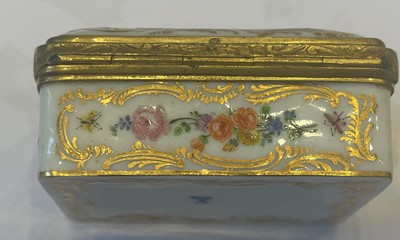Lot 94 - A Meissen Porcelain Trinket Box With Gilt...