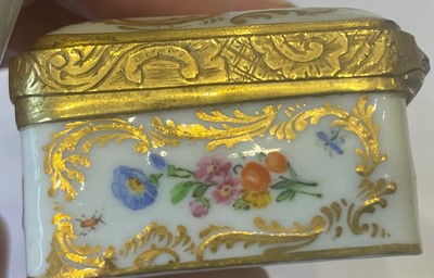 Lot 94 - A Meissen Porcelain Trinket Box With Gilt...