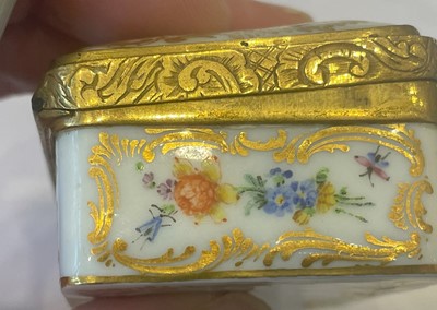 Lot 94 - A Meissen Porcelain Trinket Box With Gilt...