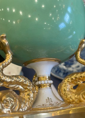 Lot 81 - A Flight, Barr & Barr Worcester Porcelain Urn...