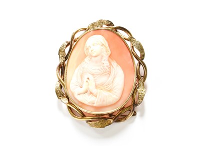 Lot 367 - A Cameo Brooch, the oval shell cameo in an...