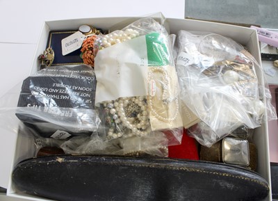 Lot 308 - A Quantity of Costume Jewellery, including a...