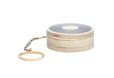 Lot 46 - An American Gold and Enamel Pill-Box