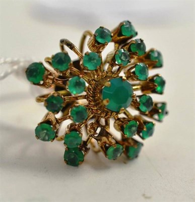 Lot 79 - A green stone cluster ring, stamped '14k'