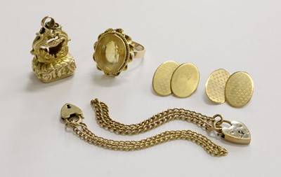 Lot 300 - A Small Quantity of Jewellery, comprising of a...