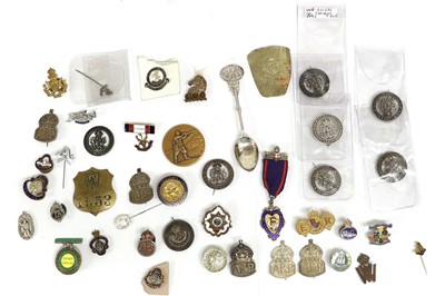 Lot 177 - A Small Quantity of Military and Other Badges,...