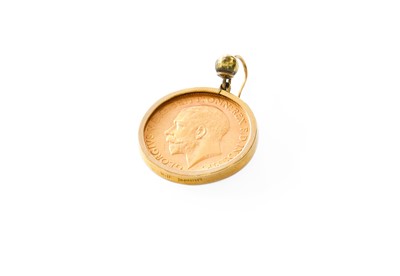 Lot 426 - A Single Half Sovereign Earring, dated 1914,...