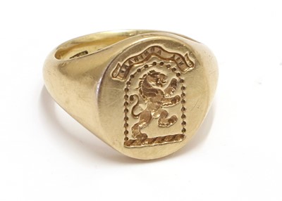 Lot 439 - A 9 Carat Gold Signet Ring, depicting a crest,...