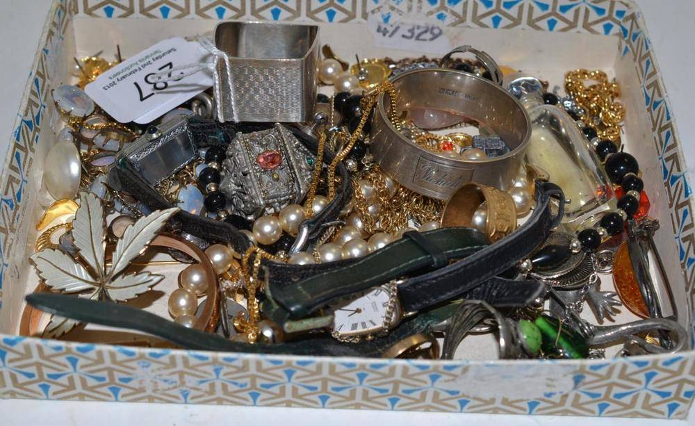 Lot 287 - Two silver napkin rings, assorted brooches, earrings, rings etc