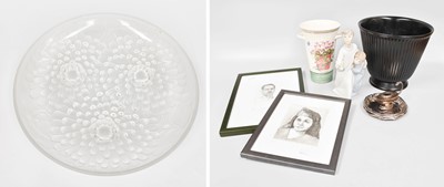 Lot 271 - A Pierre D'Avesn Art Deco Frosted Glass Bowl,...