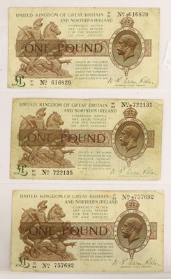 Lot 439 - 3xTreasury Series, One Pound Notes, all Warren...