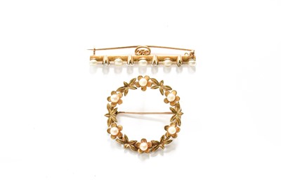 Lot 469 - A 9 Carat Gold Cultured Pearl Hoop Brooch,...