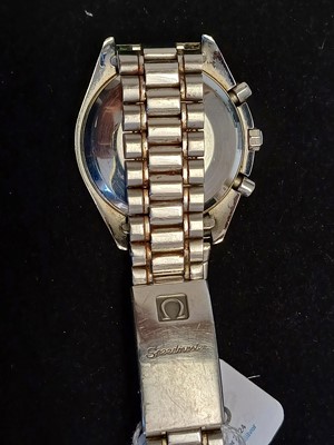 Lot 2123 - Omega: A Stainless Steel Automatic Calendar...