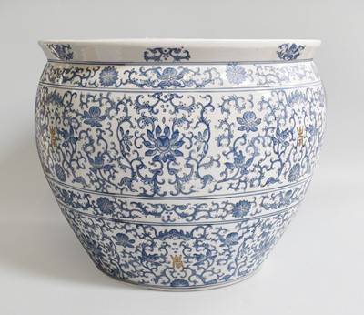 Lot 252 - A Chinese Porcelain Fish Bowl, 20th century,...