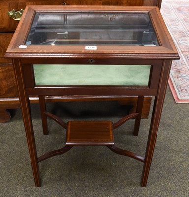 Lot 1339 - An Edwardian Crossbanded Mahogany Bijouterie...