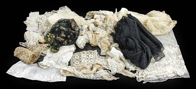 Lot 2235 - Late 19th/Early 20th Century Lace, comprising...