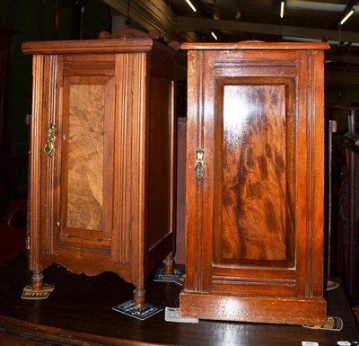 Lot 448 - An Edwardian bedside cabinet and another similar and a pair of oak chairs (4)