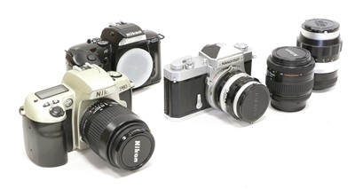 Lot 250 - Nikon Cameras