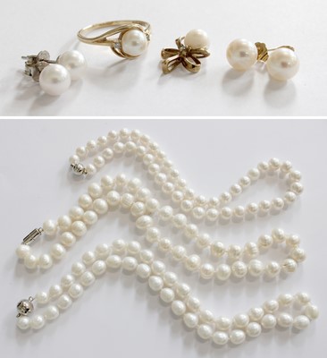 Lot 276 - A Quantity of Cultured Pearl Jewellery,...