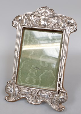 Lot 123 - An Edward VII Silver Photograph-Frame, by...