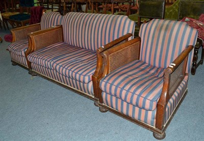 Lot 507 - Three piece bergere suite