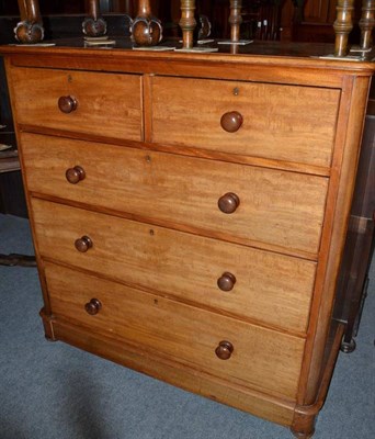 Lot 552 - Victorian mahogany four height chest of drawers